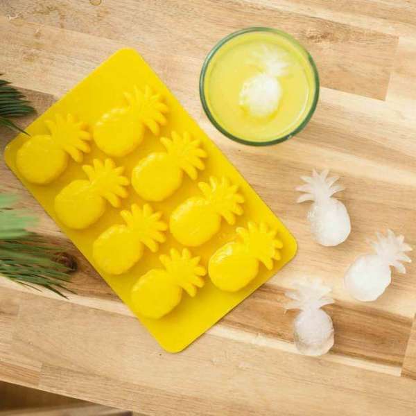 Gelbe Silikonform für Ananas Eiswürfel 